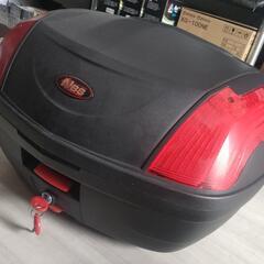 バイク　リアボックス48L ブラック/レッド　中古