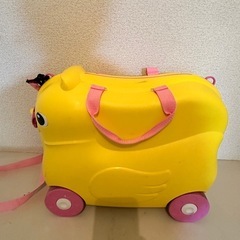 乗れるキャリーケースの画像