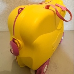 乗れるキャリーケースの画像