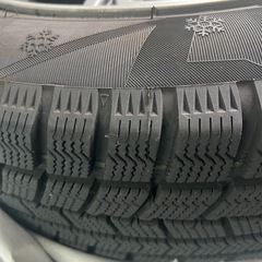 175/65 R15スタッドレスタイヤの画像