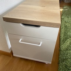 ニトリ　キャスター付き　の画像