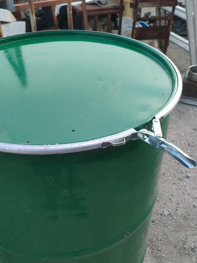 ★UG★送料込み★ドラム缶 焼却炉 蓋付き ロストル 楽天市場】ドラム缶 200L 家庭用 焼却炉 焼却器 フタ・ロストル