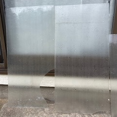 昭和ガラス　　波板ガラス　レトロ　古民家　ステンドグラス
