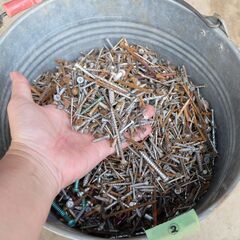 現状 まとめて 釘 くぎ クギ 木ネジ 10Lバケツ1杯 約15kg 大工 DIY 建築材料 @2の画像