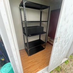 屋外物置 ヨドコウ ヨド蔵 物置 屋外 ラック付　の画像