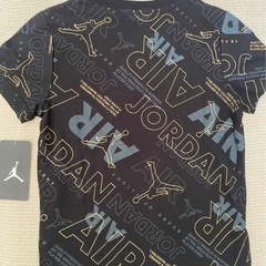 【新品】JORDAN キッズ Tシャツ 半袖 120cm ブラックの画像