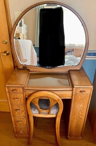 高級ガラス天板のドレッサー(角度調査機能付き)！椅子付鏡台