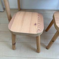 IKEAフリサット　子供　あそびべや　机の画像