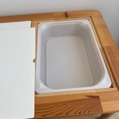 IKEAフリサット　子供　あそびべや　机の画像
