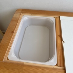 IKEAフリサット　子供　あそびべや　机の画像