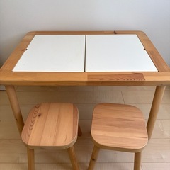 IKEAフリサット　子供　あそびべや　机