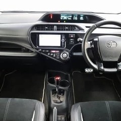 【自社ローン対象】トヨタ　アクア　メモリーナビ　ハーフレザーシート　 ダウンサス　 シートヒーターの画像