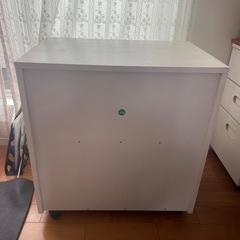 棚　キャスター付きの画像