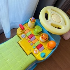 押し棒付きおもちゃカーの画像