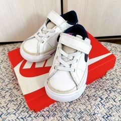 NIKE ナイキ　コートレガシーの画像