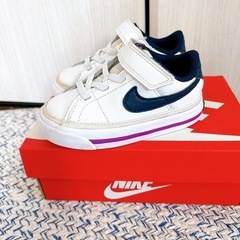 NIKE ナイキ　コートレガシー