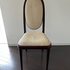 布張りダイニングチェア