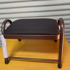 No.852  踏み台にもなるイス　　中古品
