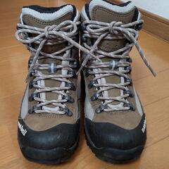 モンベル ツオロミー 登山靴