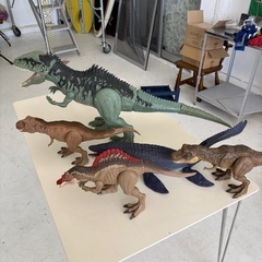 ジュラシックワールド　おもちゃ　恐竜