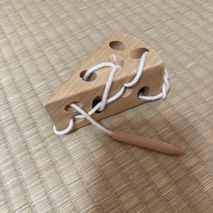 知育玩具　糸通しの画像