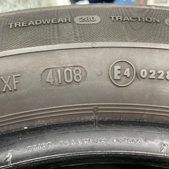 225/55R16 コンチネンタルタイヤの画像