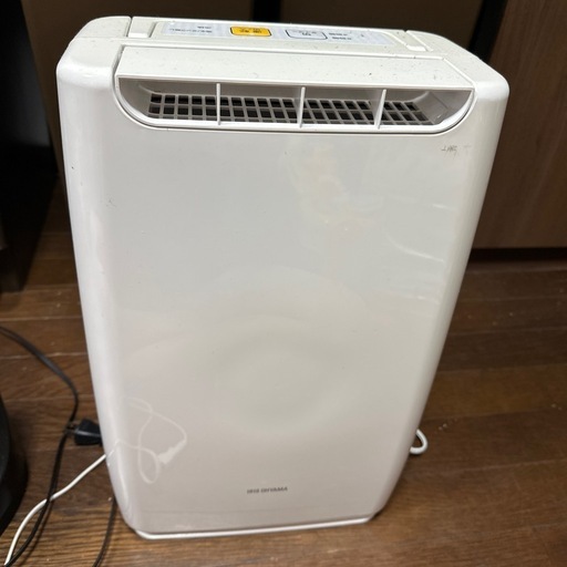 アイリスオーヤマ 衣類乾燥除湿機 2017年製 DDB-20 (yu) 白楽