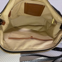 【新品未使用】コーチ　レディース　ショルダーバッグ　タグと巾着付きの画像