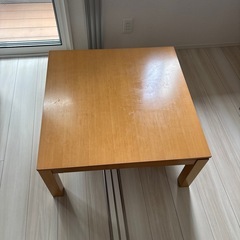 テーブル