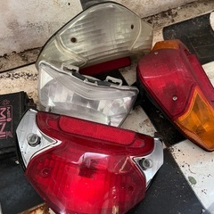 v125g 廃盤希少新品台湾テール(紅白テール) アドレスv125g 紅白テール、純正テール (マシロ) 儀保のスズキの