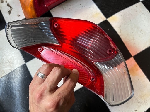 v125g 廃盤希少新品台湾テール(紅白テール) アドレスv125g 紅白テール、純正テール (マシロ) 儀保のスズキの