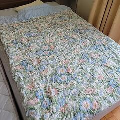 セミダブルサイズ　春や夏用　掛け布団