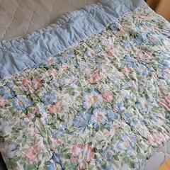 セミダブルサイズ　春や夏用　掛け布団の画像