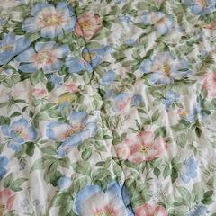 セミダブルサイズ　春や夏用　掛け布団の画像