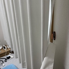 美品！ニトリ　遮光カーテン　白の画像