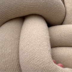 ノットクッションの画像