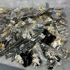 アクセサリー 大量 まとめ 約8kg まとめ売り ネックレス イヤリング フェイクパール ピアス など 現状品 未使用品 Y1702の画像