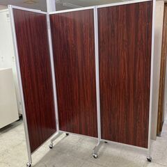 未使用　弘益　パーテーション　折りたたみ3連　3面衝立　間仕切り　木目調　キャスター付　アルミ枠　　W1800　H1720　愛知県 一宮市 名古屋 稲沢 江南 岩倉 岐阜 羽島 各務ヶ原 三重 愛知 グッドプライス一宮の画像