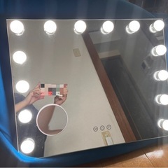 【美品】卓上ミラー 女優ミラー LEDミラーの画像