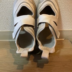 無印良品　スニーカーサンダル　サンドベージュ　XS

