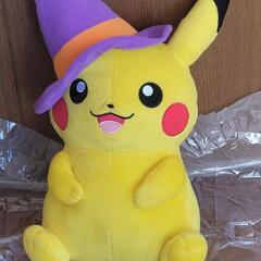 ピカチュウのぬいぐるみの画像