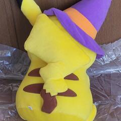 ピカチュウのぬいぐるみの画像