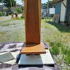 槐エンジュの床柱の一部になります。
