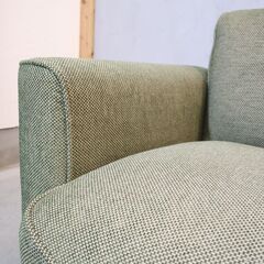 unico(ウニコ)のWELM(ウェルム)1.5シーターソファです！まん丸とした可愛らしいフォルムと、包み込まれるような柔らかな座り心地のラブソファ。ナチュラルな雰囲気は北欧テイストにもおススメ♪の画像