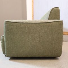 unico(ウニコ)のWELM(ウェルム)1.5シーターソファです！まん丸とした可愛らしいフォルムと、包み込まれるような柔らかな座り心地のラブソファ。ナチュラルな雰囲気は北欧テイストにもおススメ♪の画像