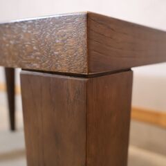 karimoku(カリモク家具)のDT4900MK ダイニングテーブルです。オーク材を使用したシンプルな食卓はモダンスタイルや北欧スタイルにおススメ！W135cmのコンパクトな4人用食卓☆の画像