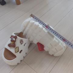 クロックス風サンダル，厚底の画像