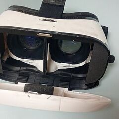 VRゴーグル(スマホを入れて使用)