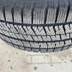 受付終了
バリ溝BSブリザックスタッドレス205/55R16の画像