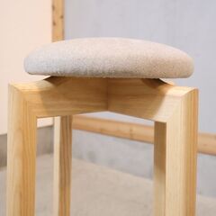 TAKUMI KOHGEI(匠工芸)のマッシュルームスツールです！日本の確かな木工技術のコンパクトな丸座の可愛らしい椅子です♪コンパクトなサイズはリビングやキッチンなどにもおススメ！の画像